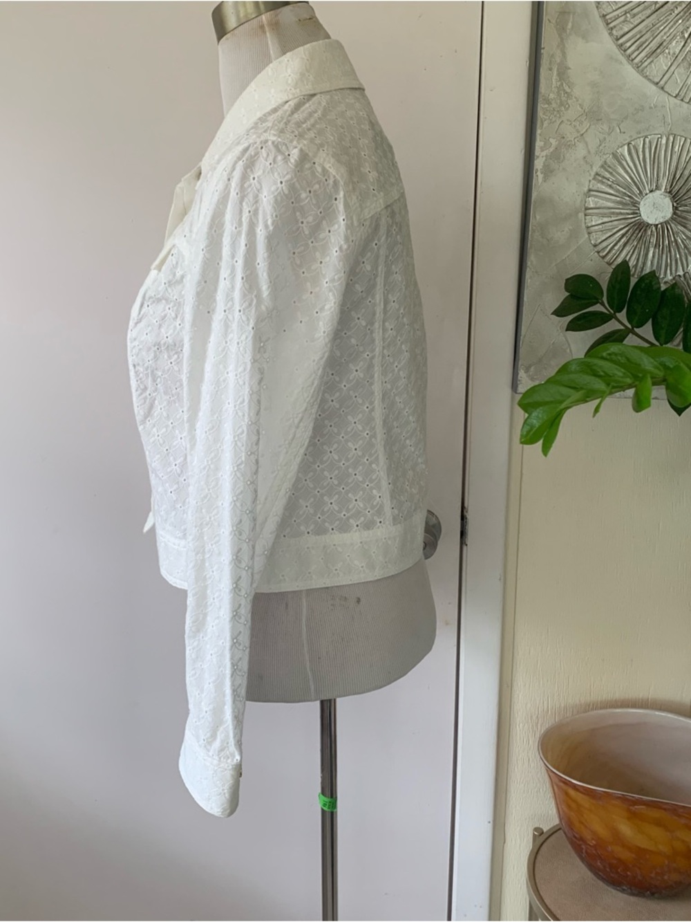 NWT $99 Jones New York White Eyelet Button-Front Top size M - Picture 3 of 12